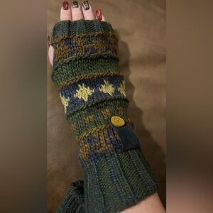 Stylish Hand warmer/sweater by Muk Luks.